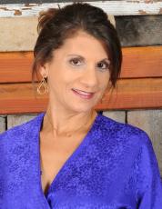 Brunette MILF Tori Baker takes off her silky blue kimono robe to show off her hot naked mature body Brunette MILF Tori Baker takes off her silky blue kimono robe to show off her hot naked mature body